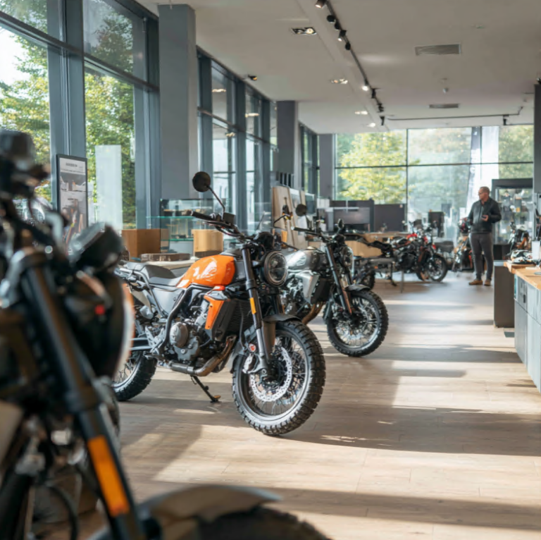 La Revolución de Motos Chinas en España: Zontes, Innovación en Cpmotos.
